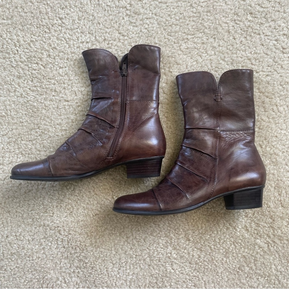 Everybody by B.Z. Moda Vintage Boots